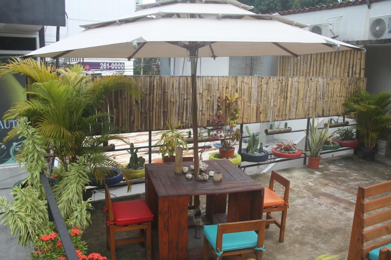 Eden'S Garden Hostel Panama City Exteriör bild