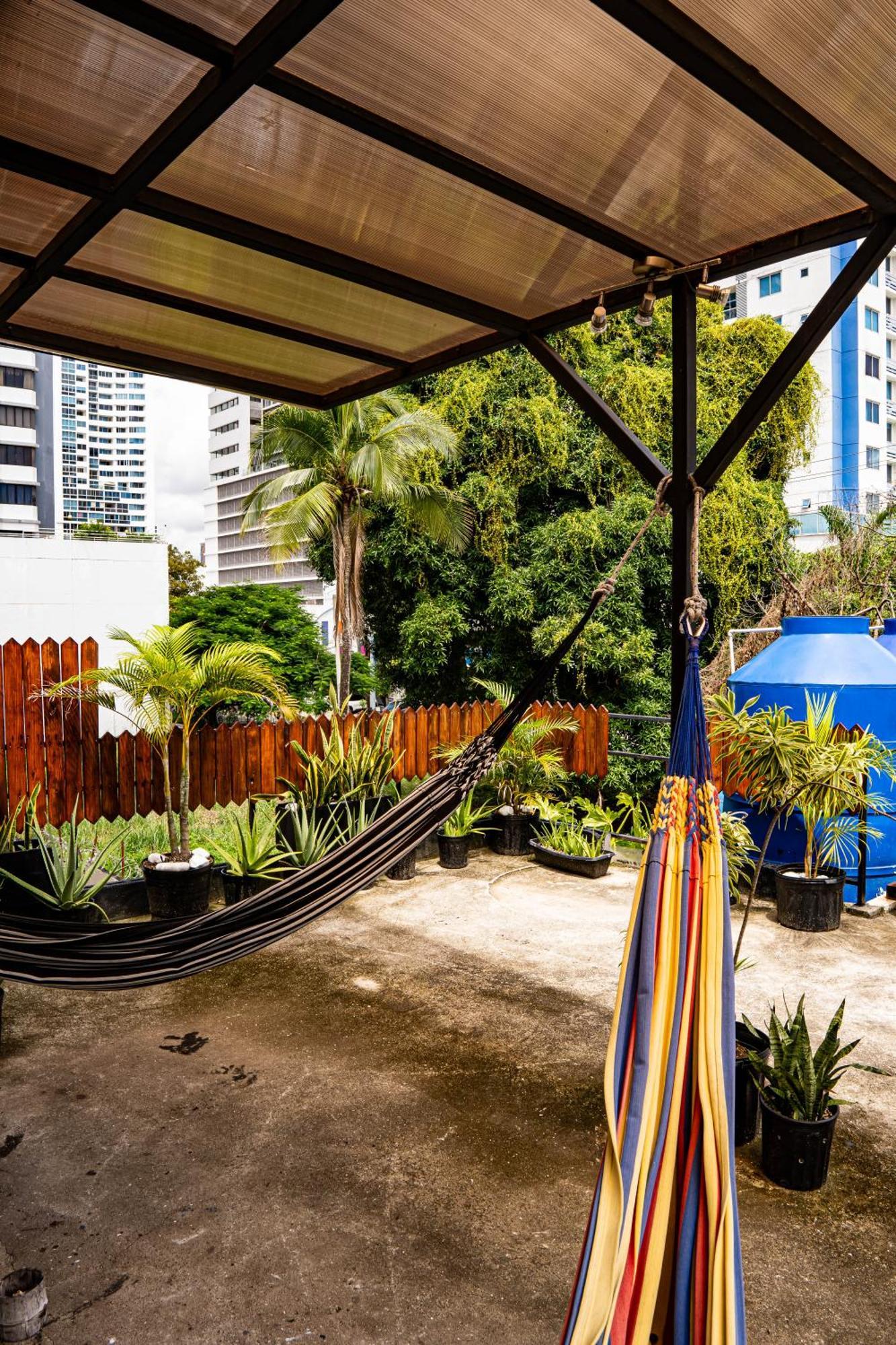 Eden'S Garden Hostel Panama City Exteriör bild